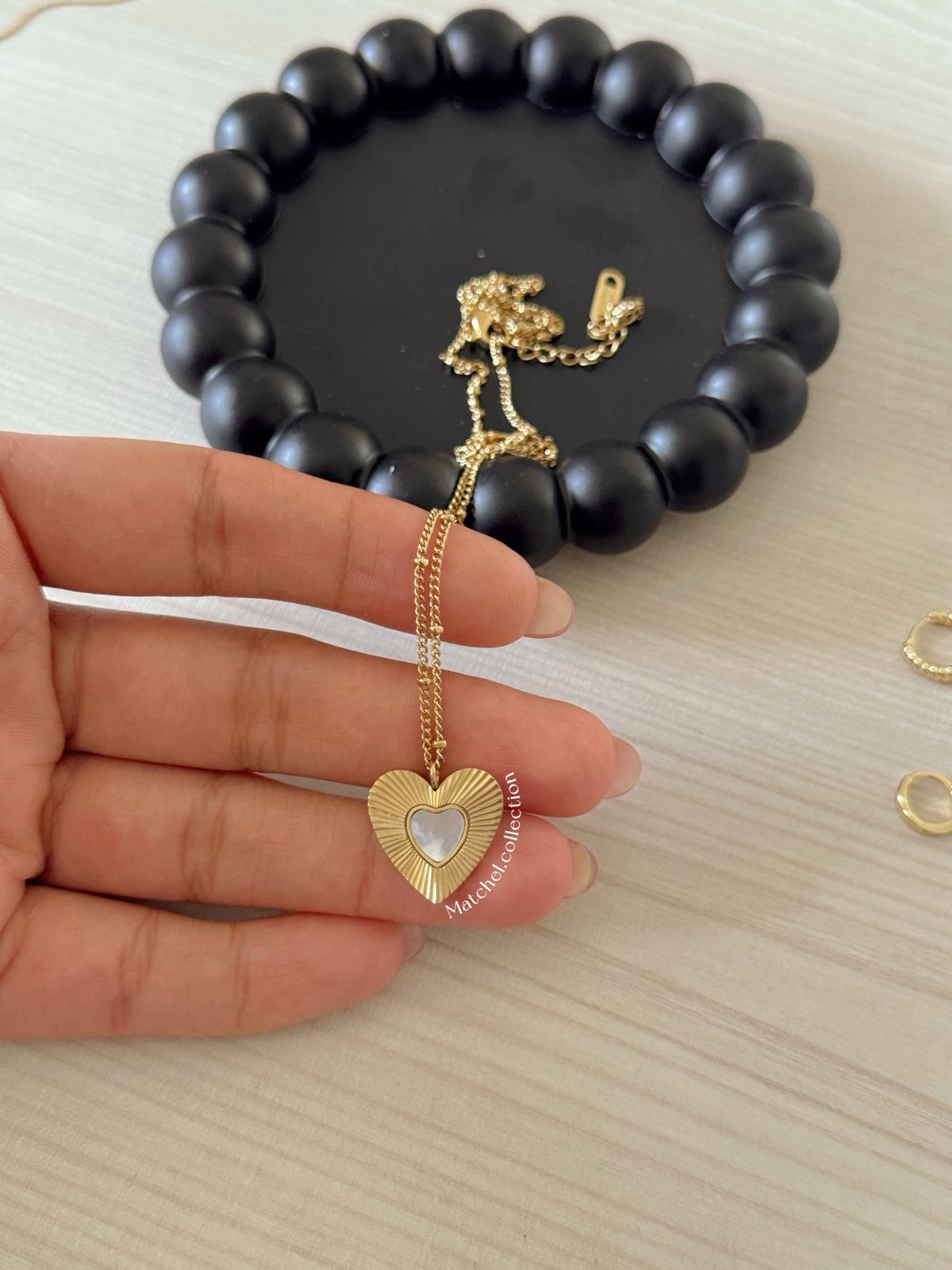 Collar de corazon dorado