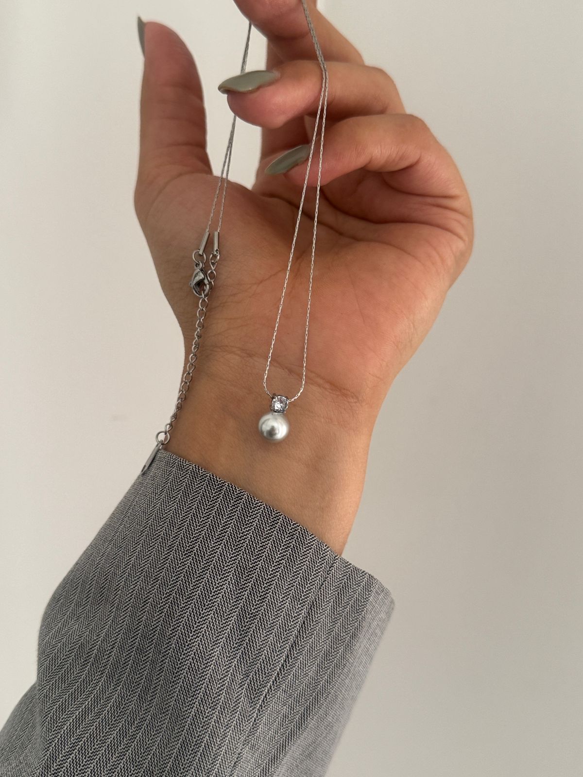 Collar de perla con punto de luz