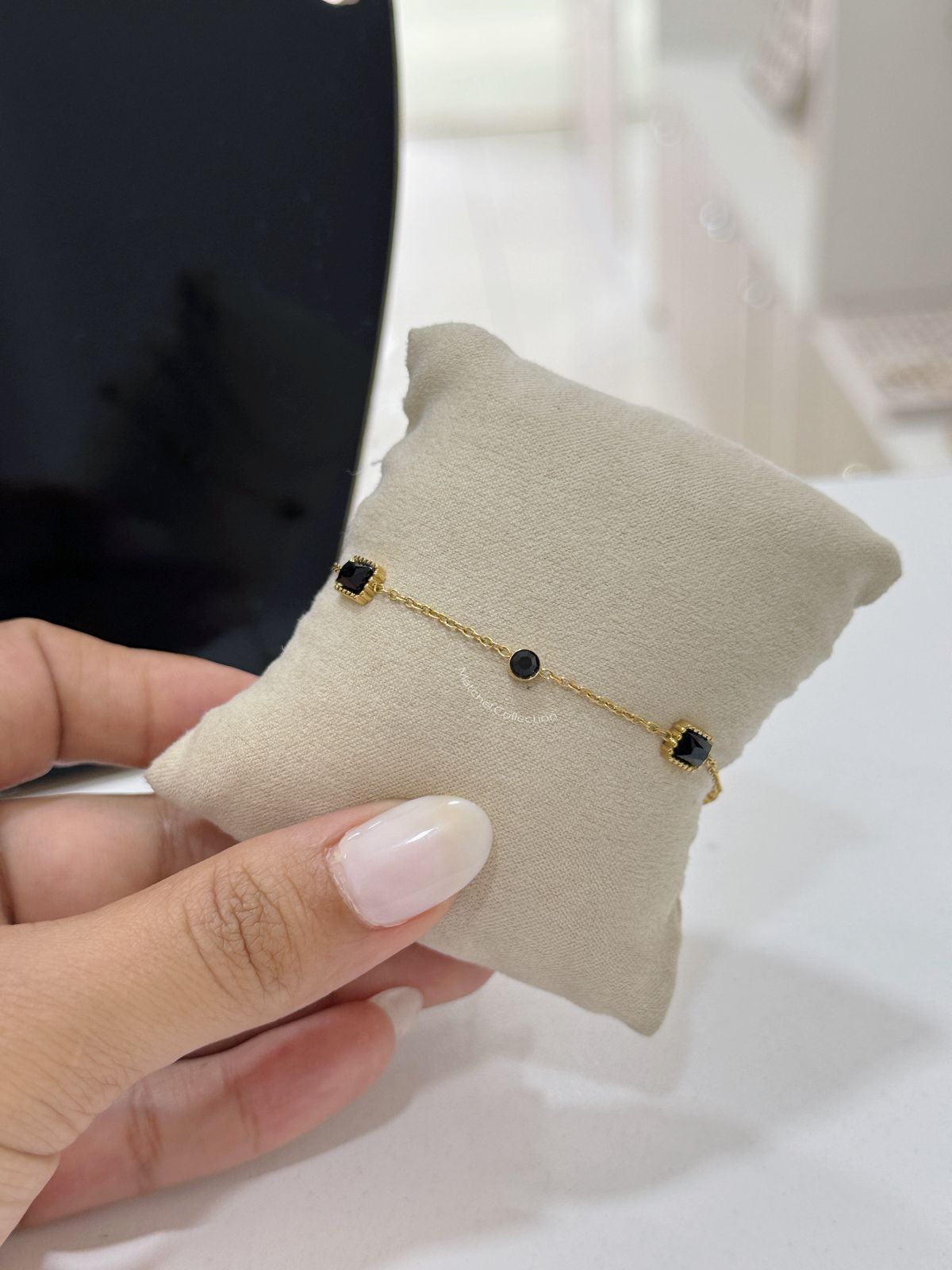 manilla de corazón dorada